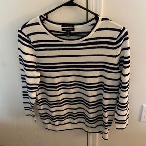 Lands End M 3/4 sleeve Navy I white shirt.  Great condition